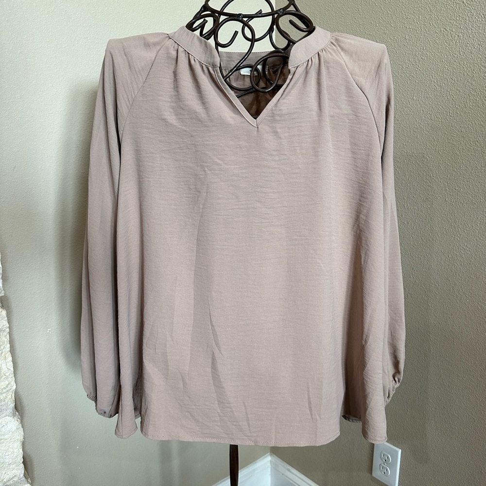 Women’s ENTRO Mauve Blouse, EUC!